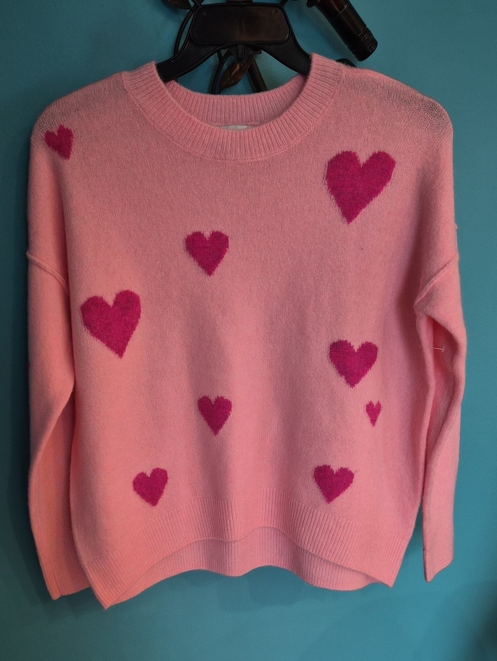 NWOT CECE Pink Heart Pattern Crewneck Sweater Ptp 23, L 23